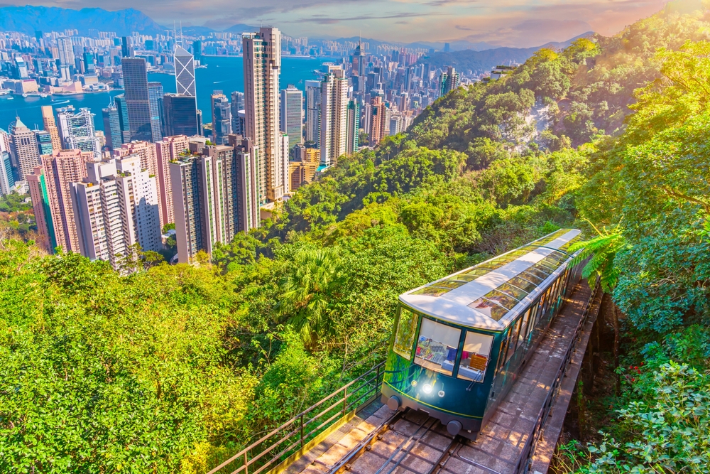 The,Famous,Green,Tram,On,The,Slope,Of,Victoria,Peak